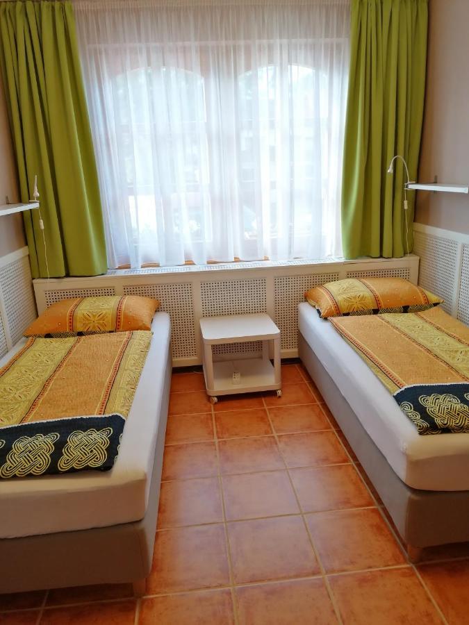 エステルゴム Karpatia Panzio Bed & Breakfast エクステリア 写真