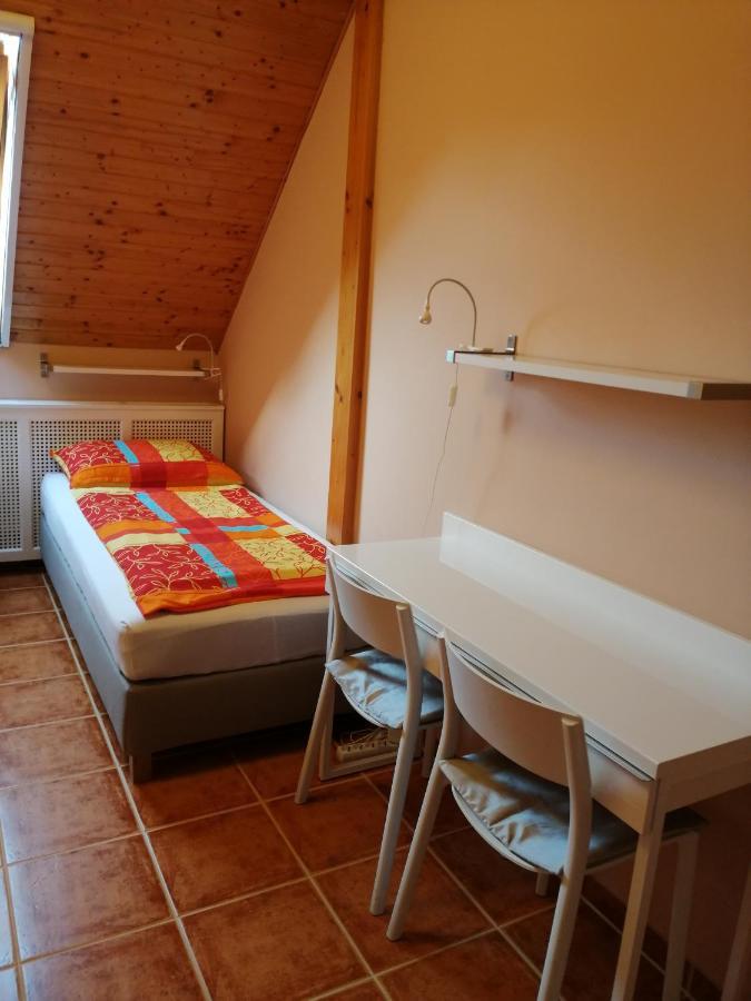 エステルゴム Karpatia Panzio Bed & Breakfast エクステリア 写真